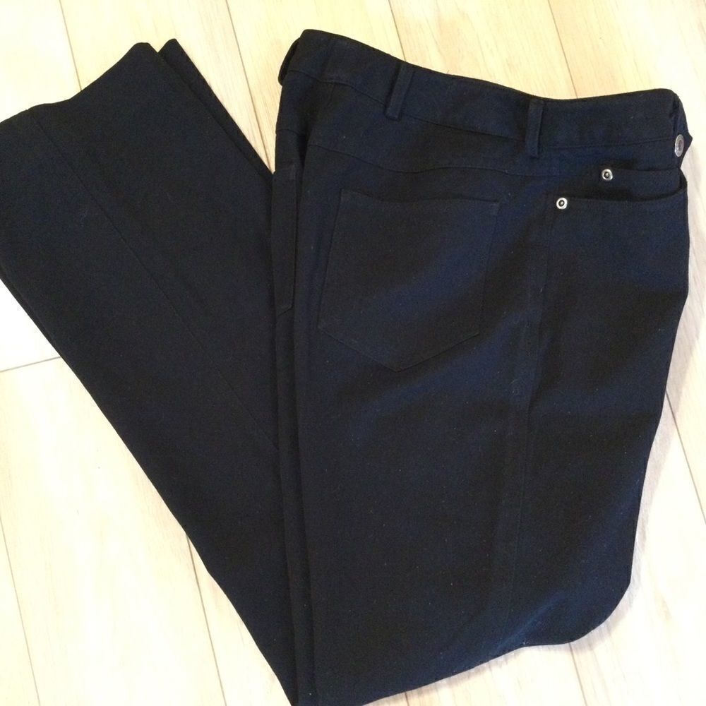 NWOT Rafaella Women’s 4P Black 5 Pocket Jeans